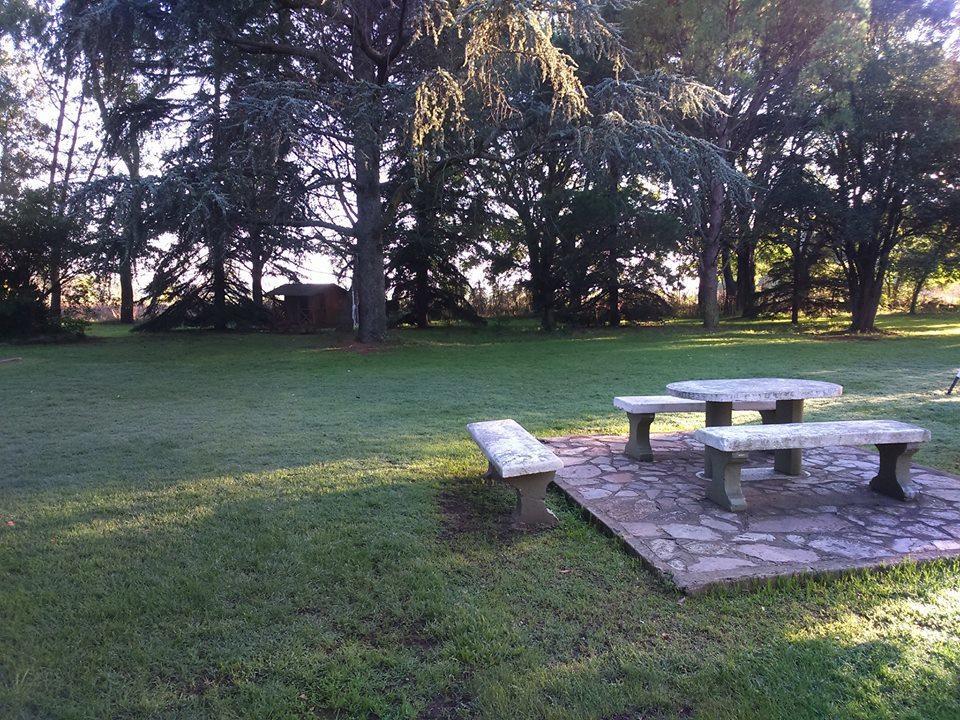 Estancia Loma Pampa Hotel Azul Esterno foto